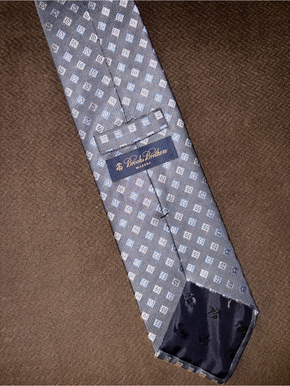 Brooks Brothers Grey, Blue, and Silver Geometric Silk Tie